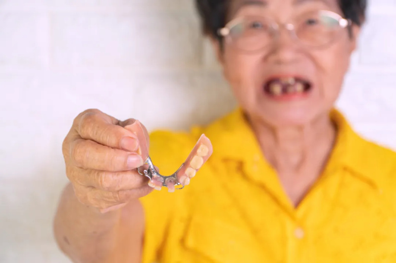 牙齒修復(fù)，不止這三種方法，你需要慎重選擇